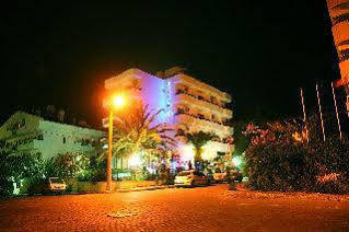 Avisos Hotel And Apartment Marmaris Bagian luar foto